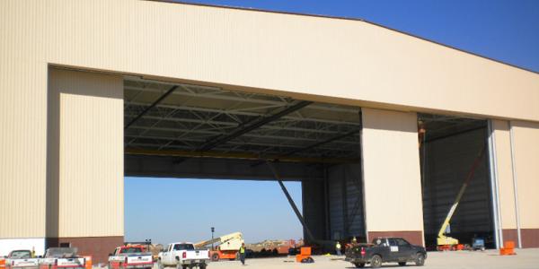 Robins Cargo Hanger